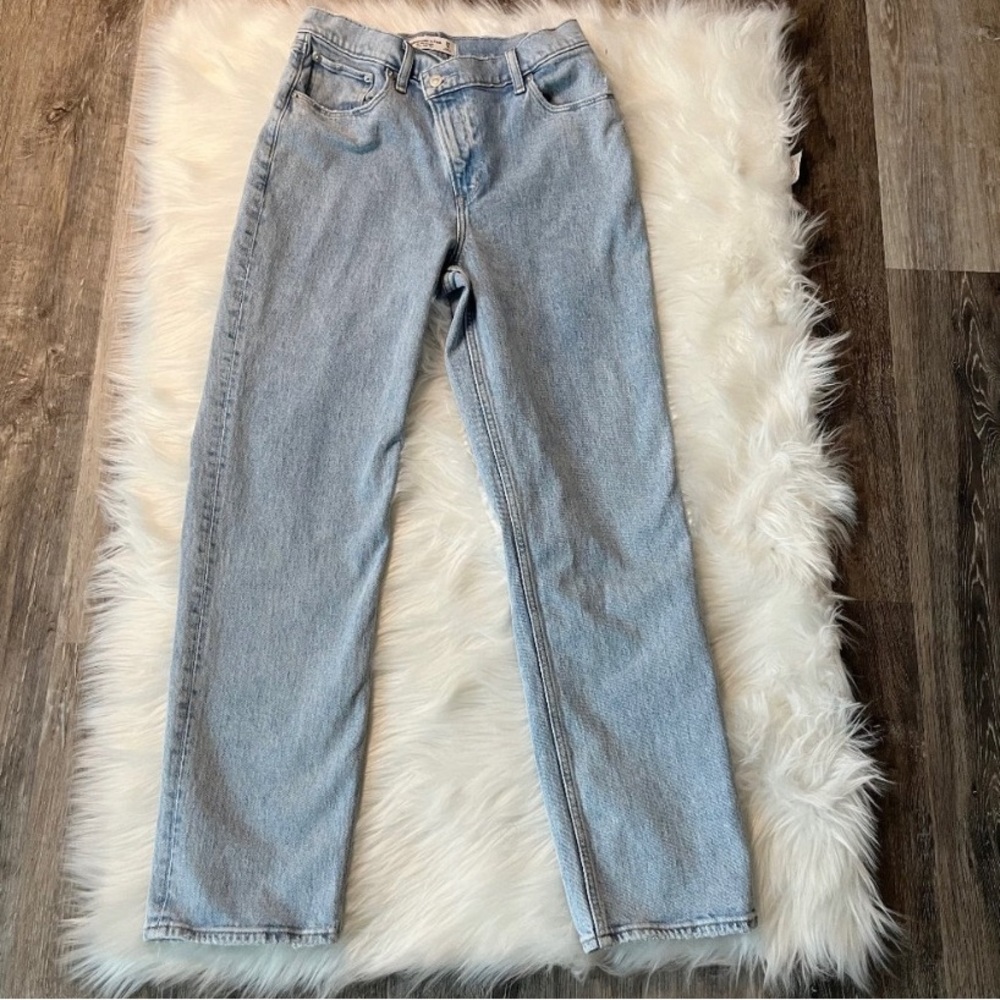 [FOR TRADE🚫] Abercrombie &Fitch 90s Ultra High Rise Straight Leg Criss-Cross